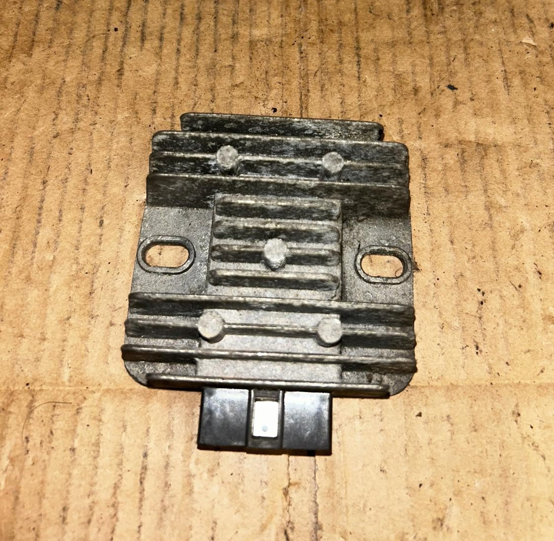 140605 | AJS A9 125 Flight Voltage Regulator Rectifier
