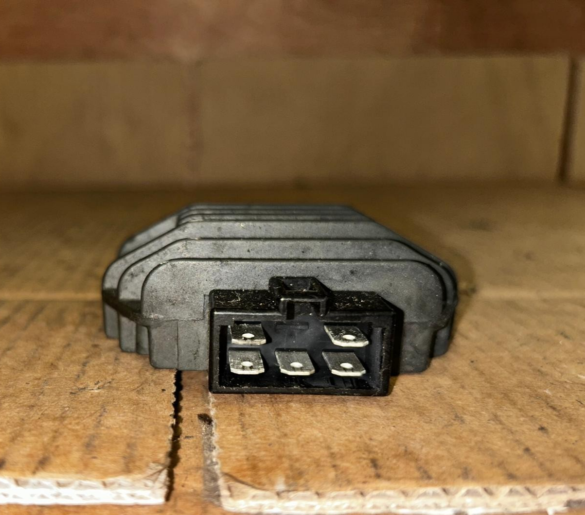 SH640D-12 | 2010 Yamaha YBR Regulator Rectifier Genuine OEM Part
