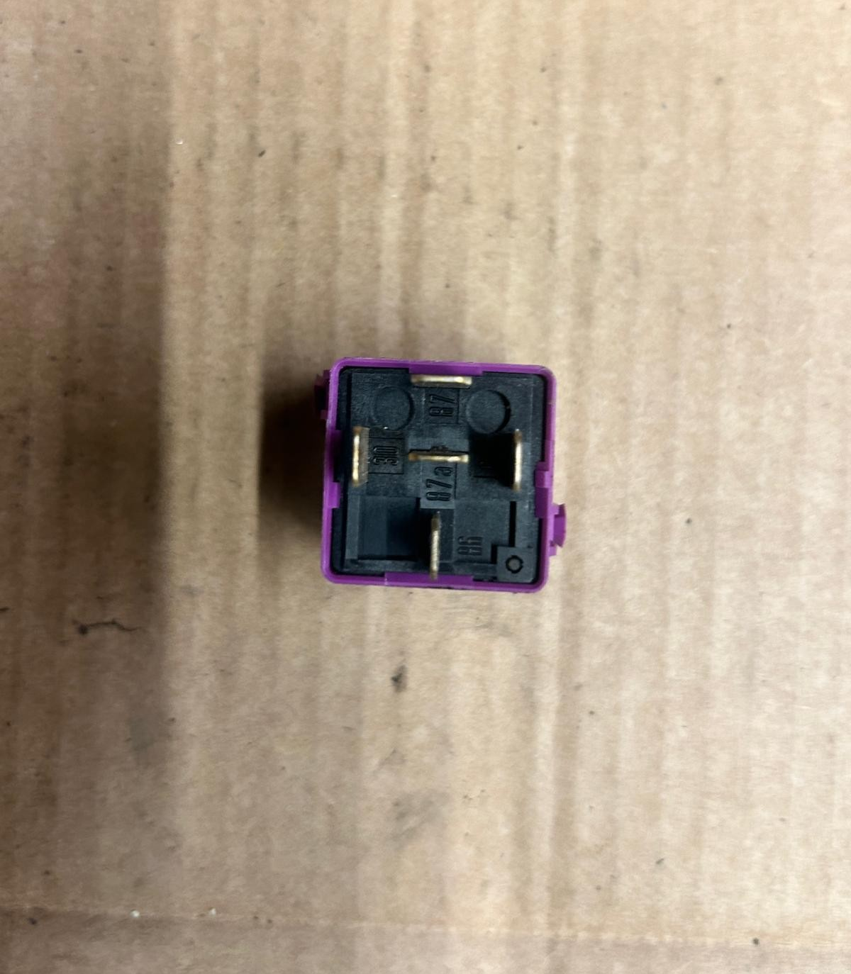 Genuine BMW 7 Series E38 Change Over Contact Relay Violet | 61361388911