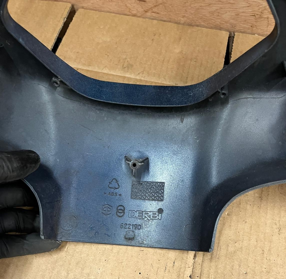 Piaggio Vespa LX 125 Handlebar Cover | 622190