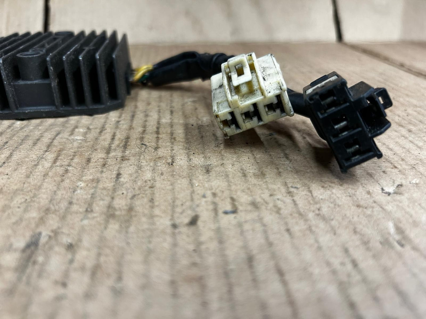 SH541PA | 2006 - 2009 Honda SH125 Voltage Regulator Rectifier Unit