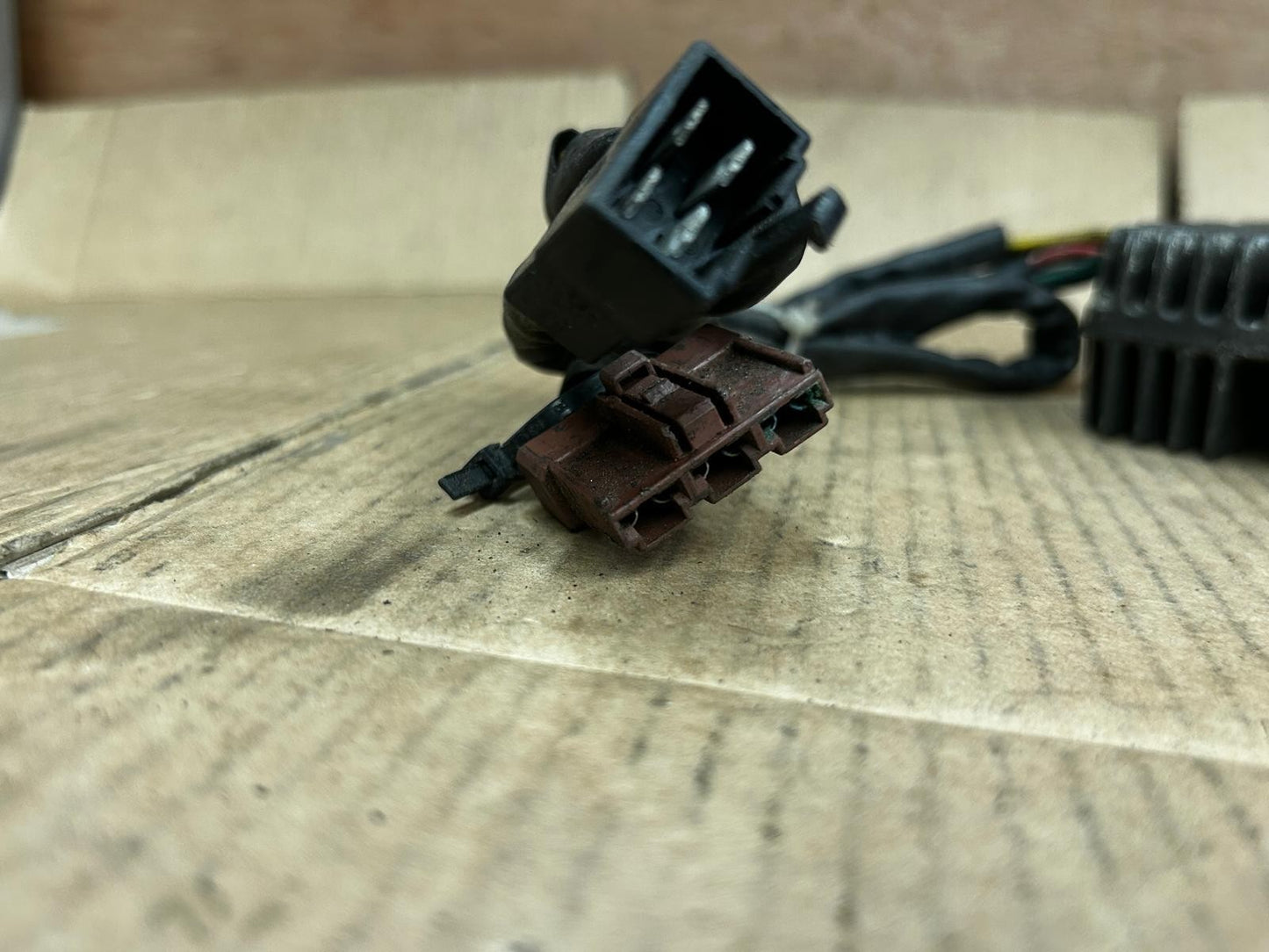 584533 | 2007 - 2015 Piaggio Vespa GTS 125 Voltage Regulator