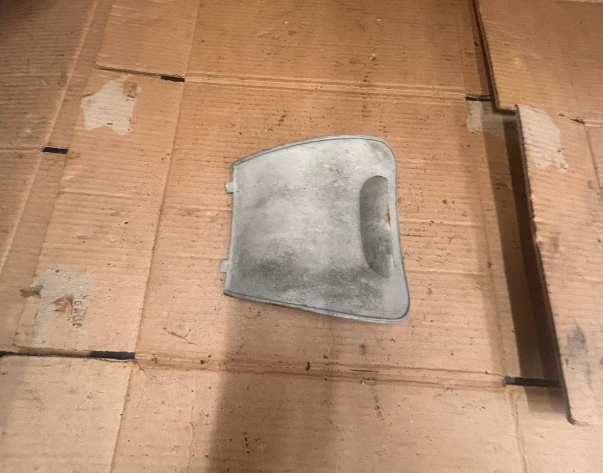 2001 Vespa ET4 Cento 125 Sparkplug Cover Panel
