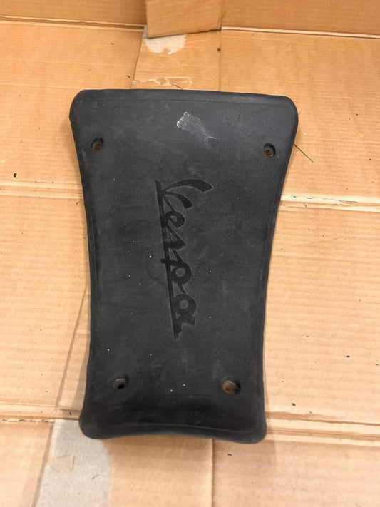 Vespa GTS Battery Cover | 1B001015