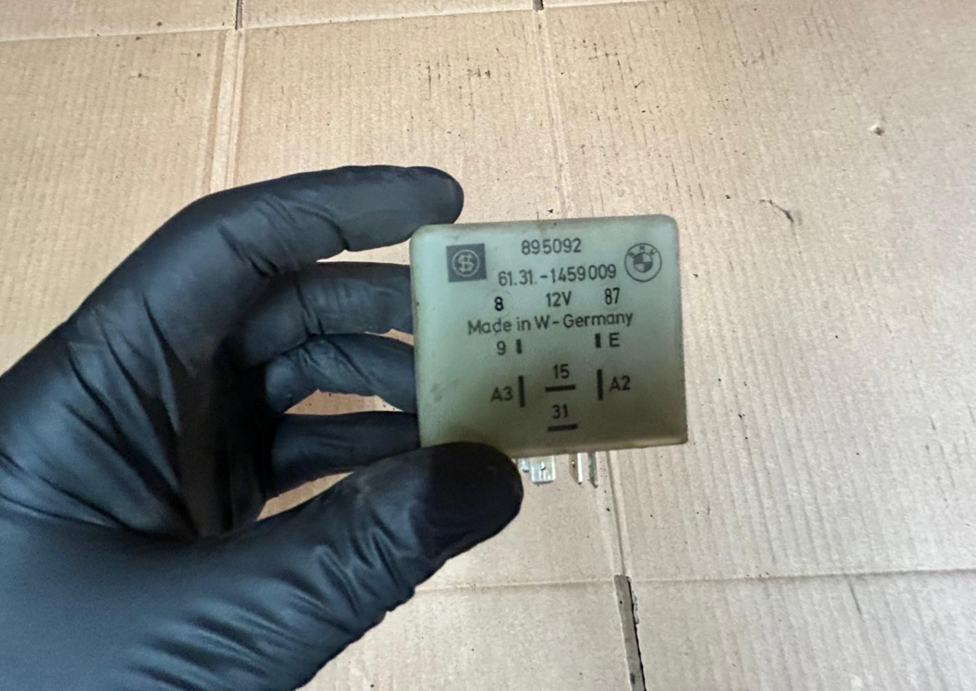 Bosch 1885 - 1995 BMW K75s Temperature Control Relay | 61311459009