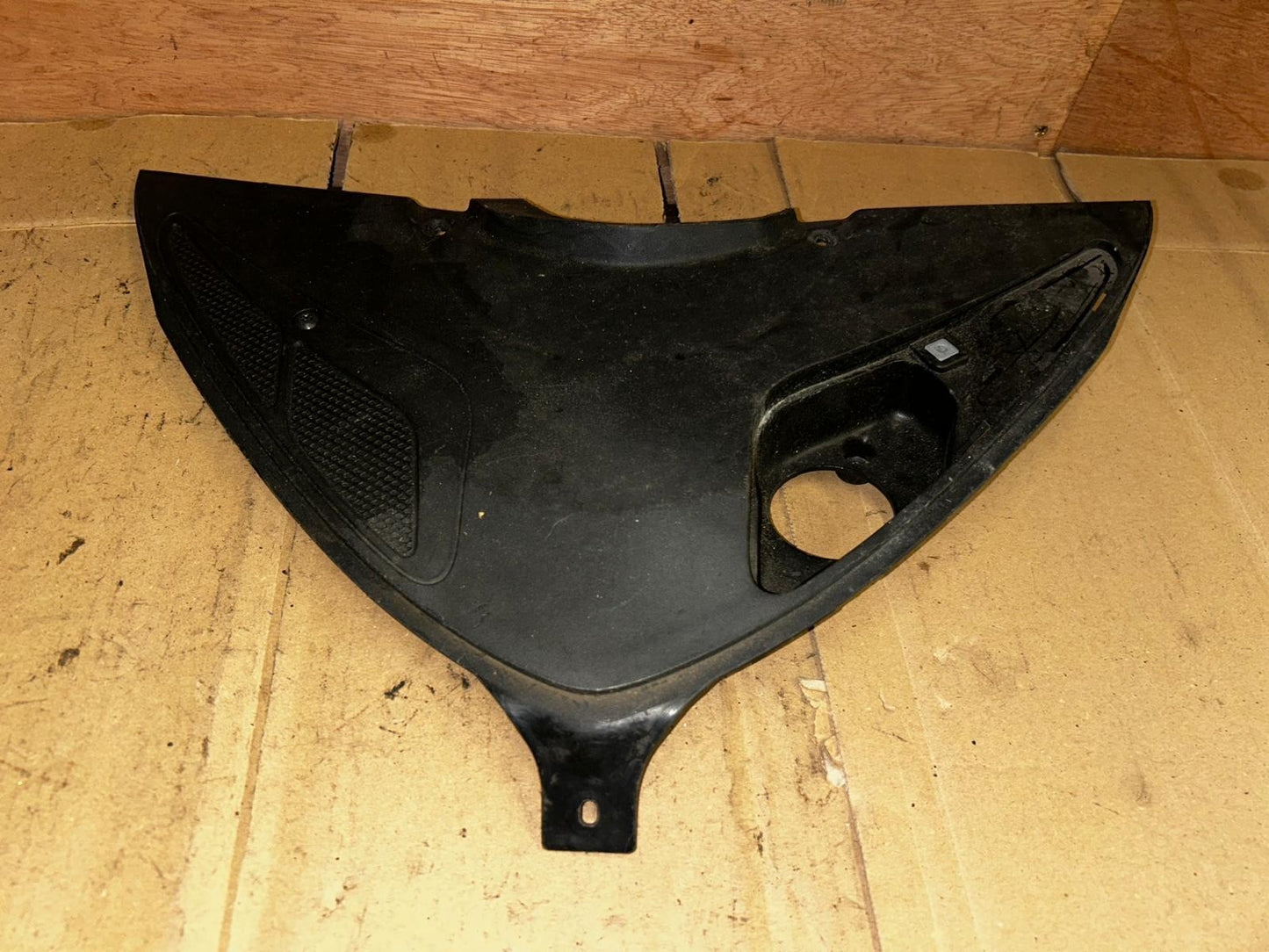 Piaggio MP3 Front Top Cover Panel | 657367