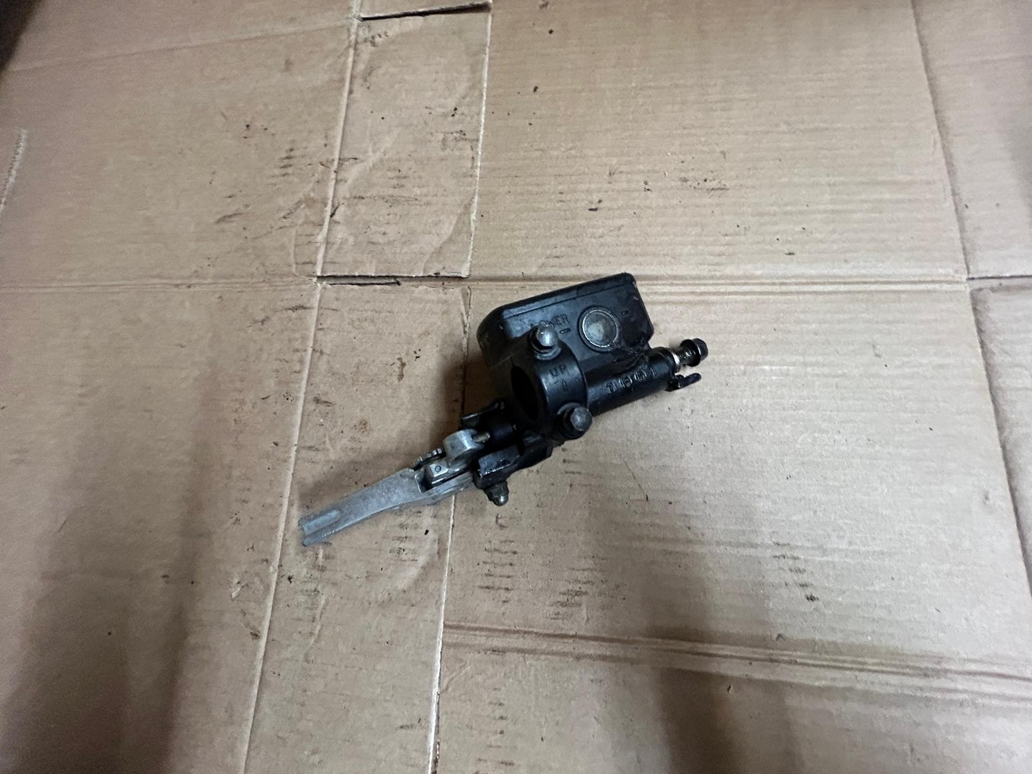 2000 Honda CBR 1100 xx Super Blackbird Clutch Master Cylinder + Lever