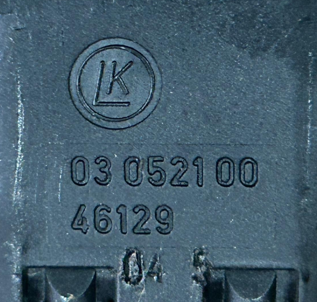 Genuine BMW 7 Series E38 Cruise Control Button | 61318352256
