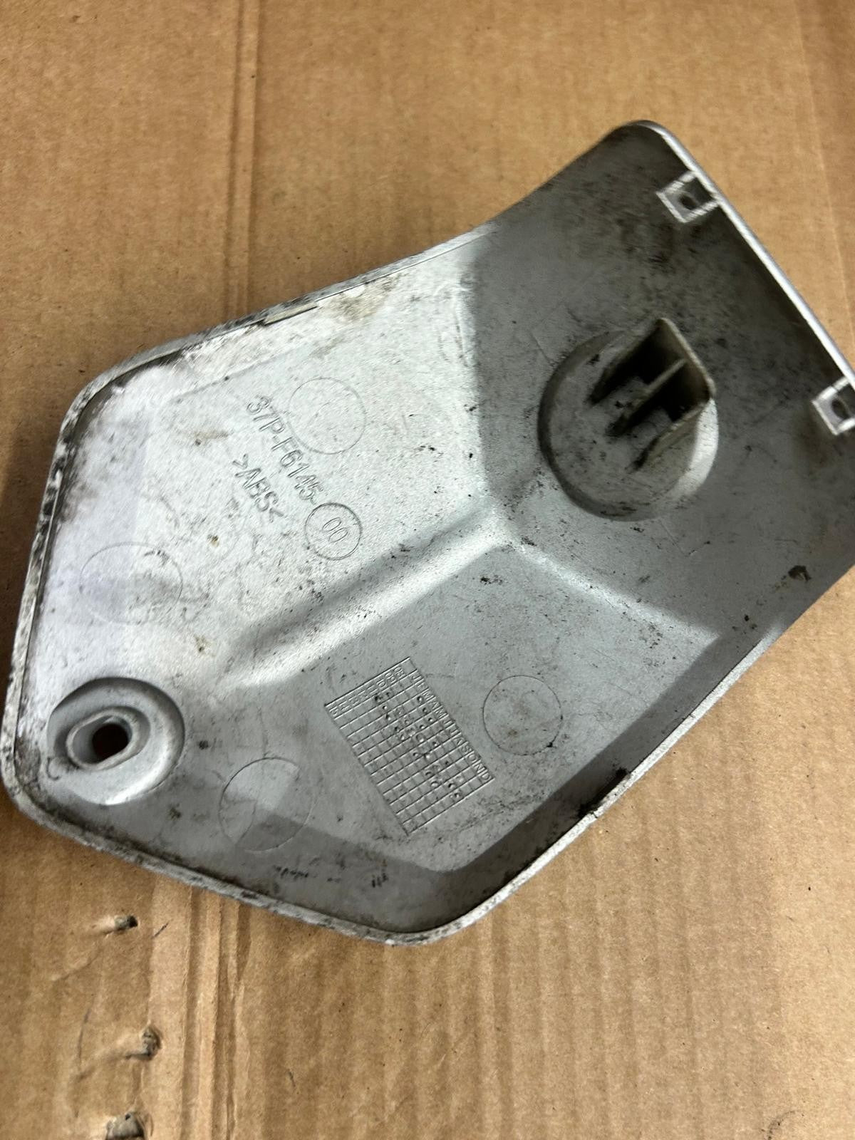 2011 - 2012 Yamaha YP125R Handlebar Upper Cover | 37P-F6145