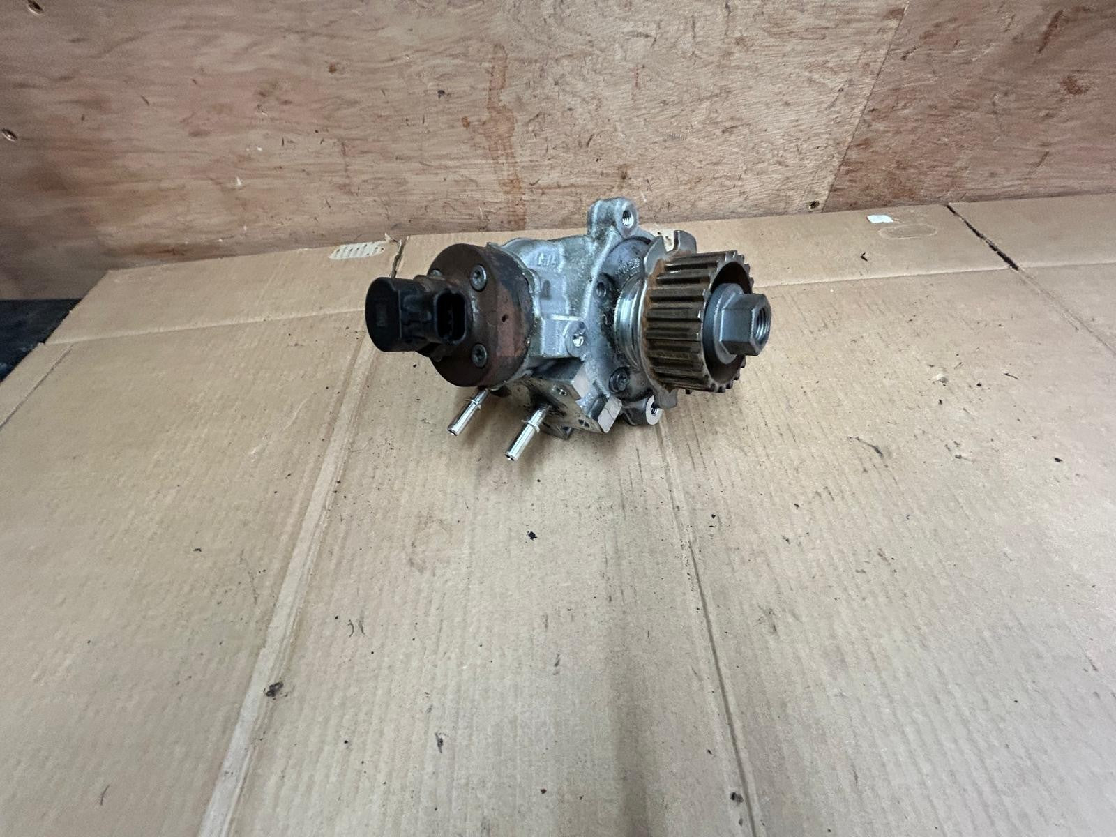 Bosch High Pressure Fuel Pump | 0445010761 9817903080
