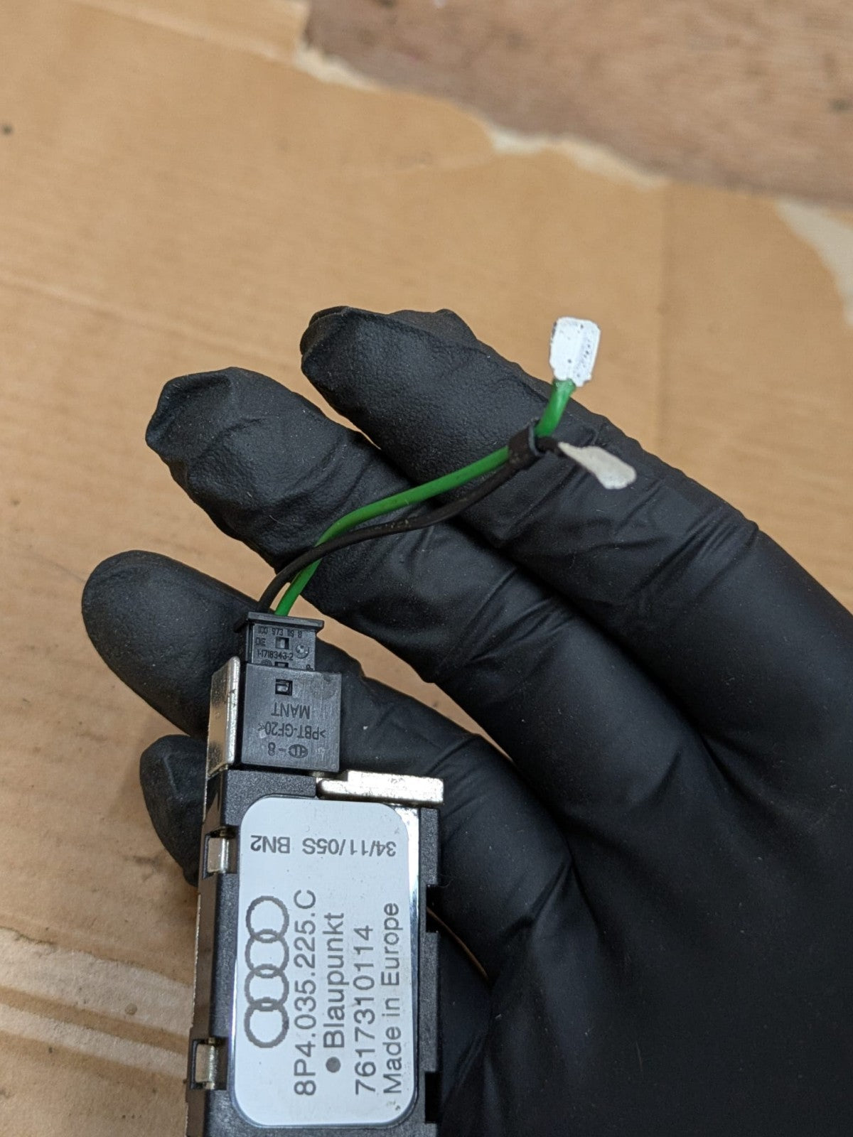 2011 Audi A3 S Line Antenna Booster Module | 8P4035225C
