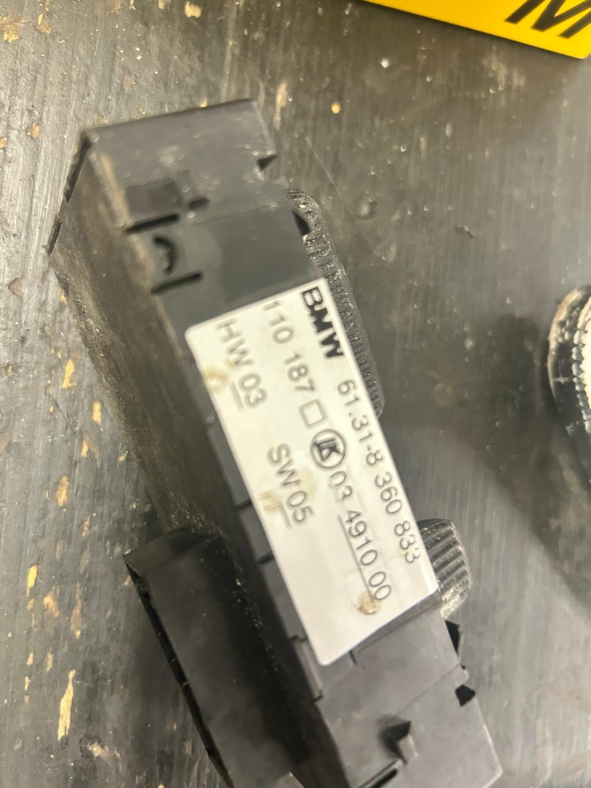 Genuine BMW 7 Series E38 Power Seat Switch Control Front Left | 61318360833