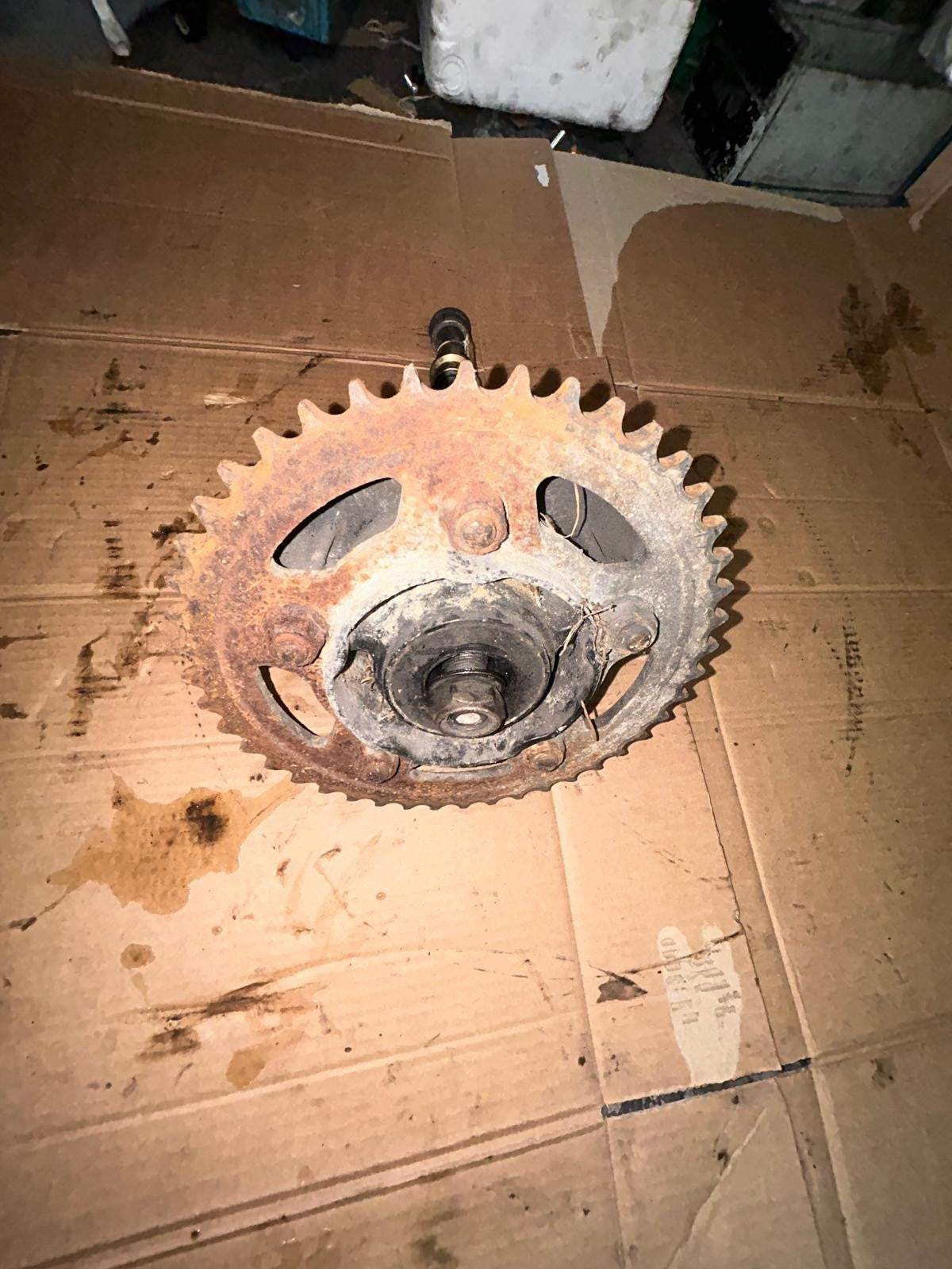 1999 Honda CBR1100xx Blackbird Rear Sprocket Carrier & Spindle