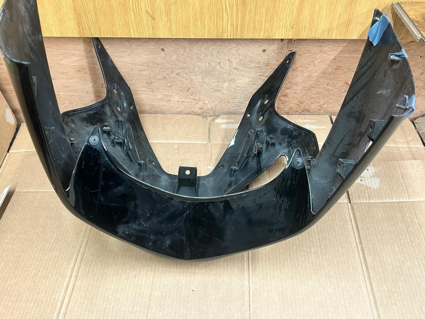 00 - 01 Honda CBR 900RR Fireblade Upper Cowl Comp | 64210-MCJA-0000
