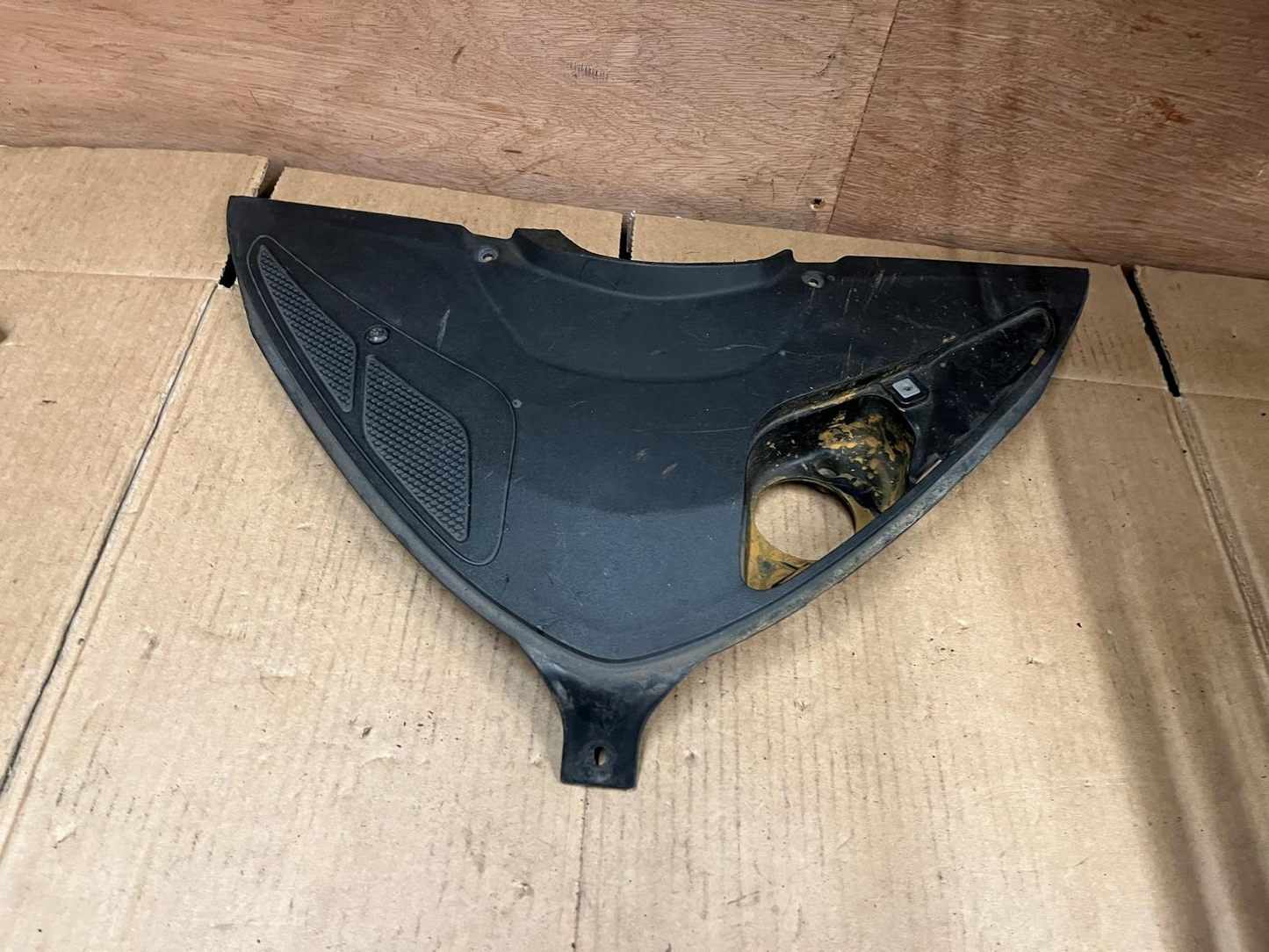 Piaggio MP3 Front Top Cover Panel | 657367