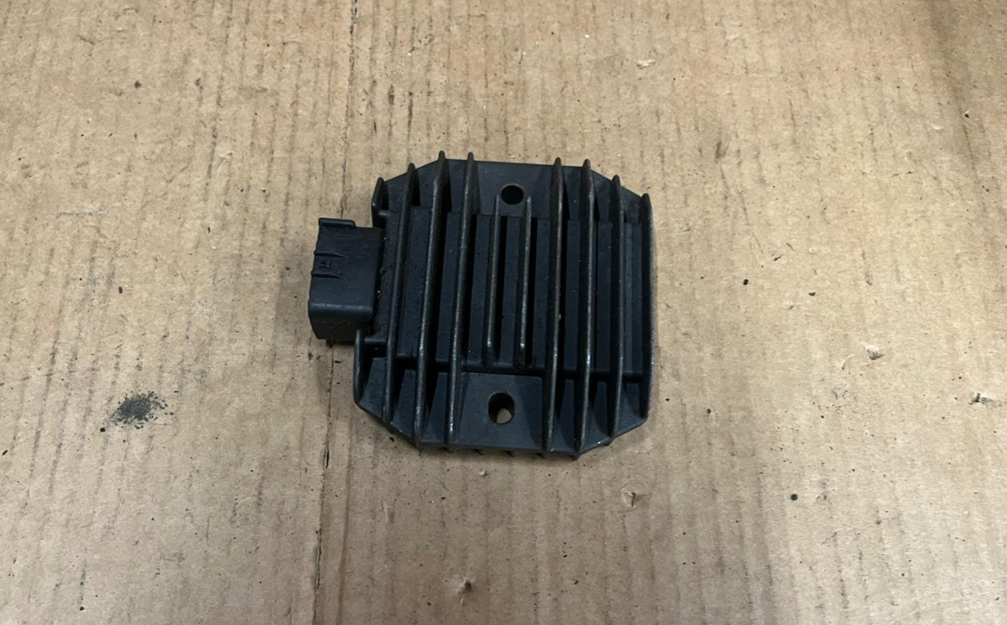 Genuine Yamaha XVS Regulator Rectifier | SH650D-11