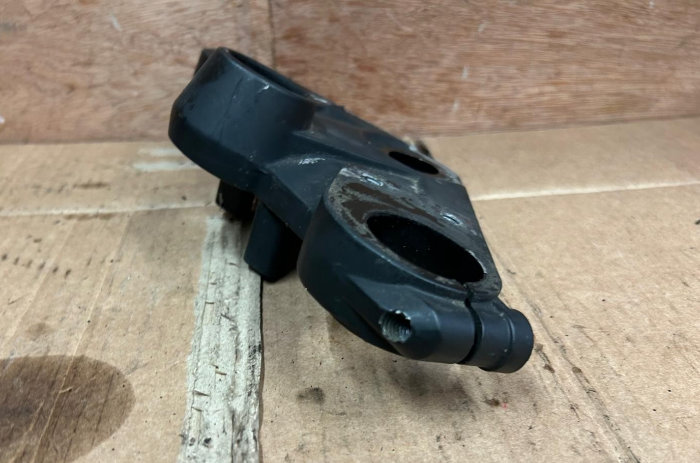2022 Lexmoto LXR 125 Top Yoke