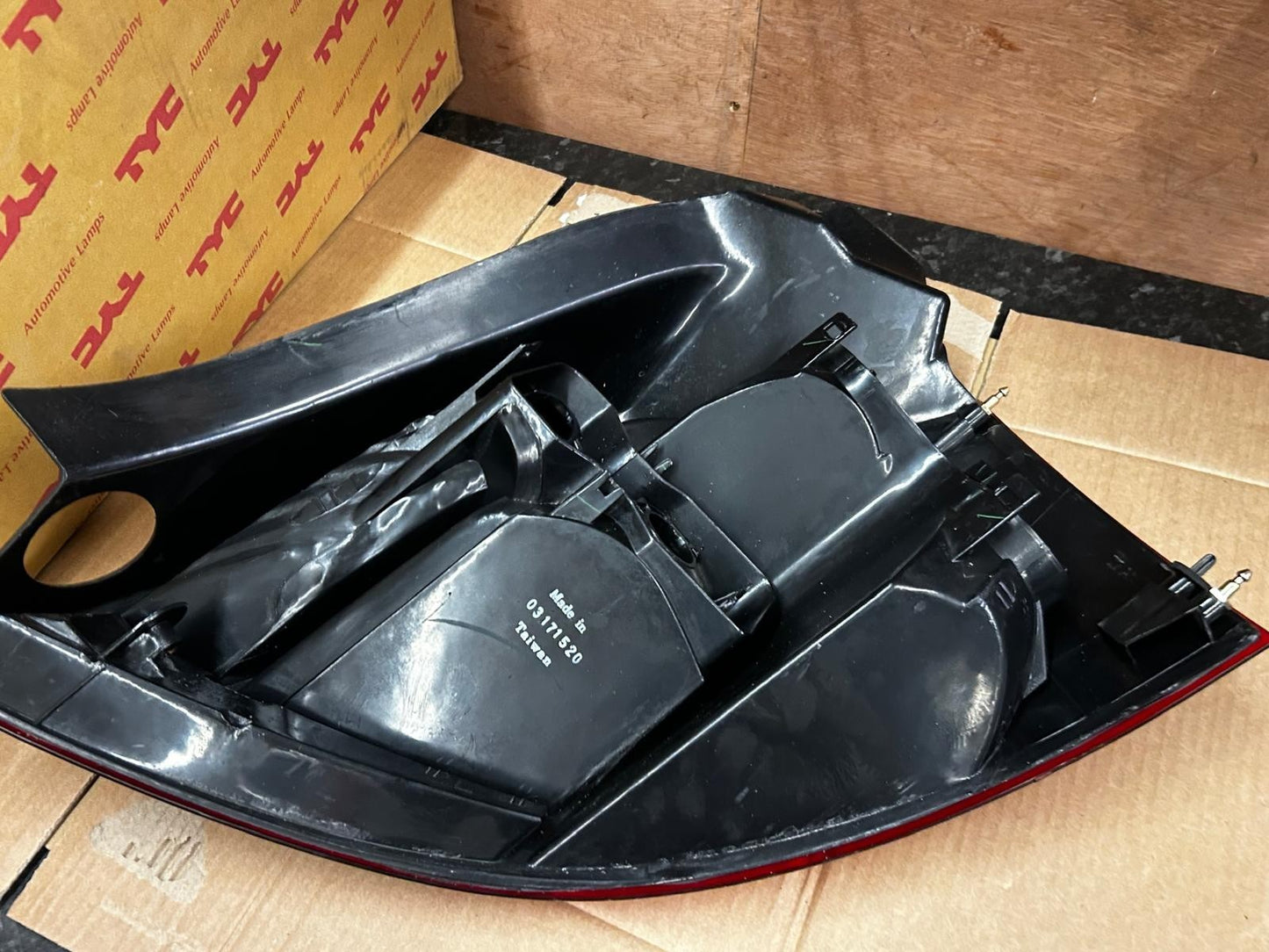 2003 - 2005 Renault Megane Left Side Tail Light Unit | 11-0380-01-2
