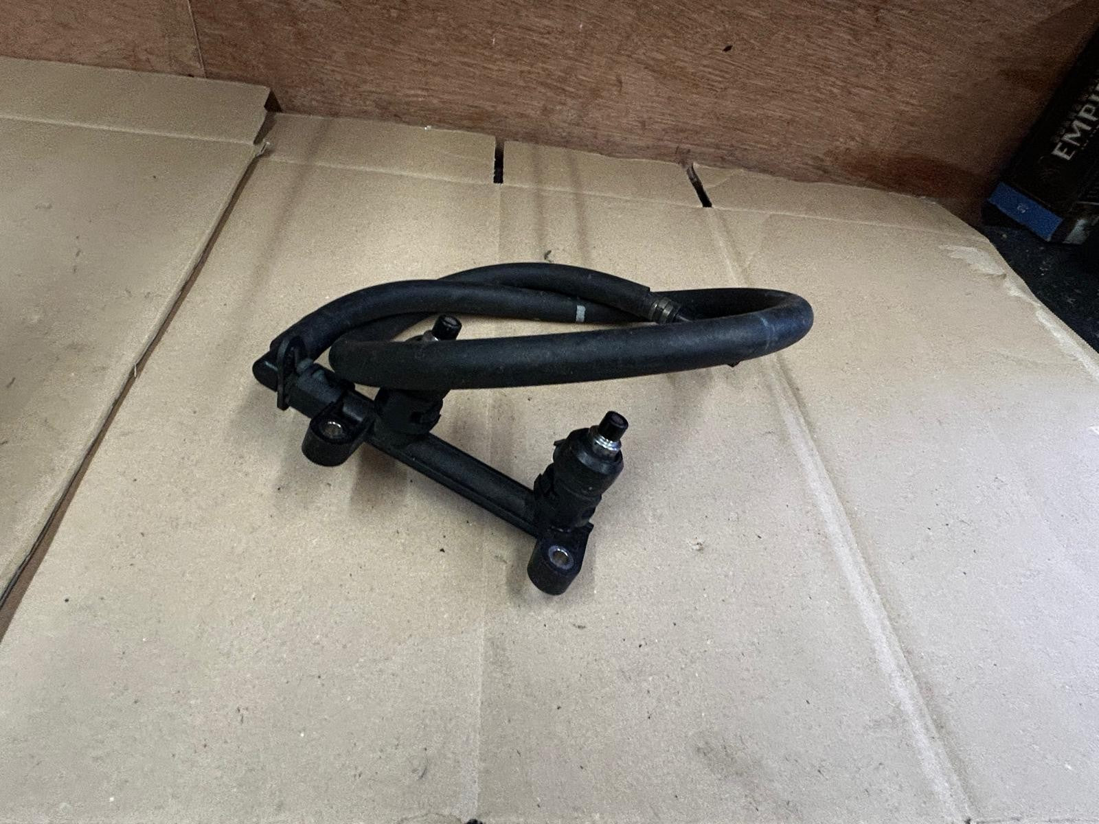 2014 - 2016 Honda NC 750X Fuel Rail Injectors
