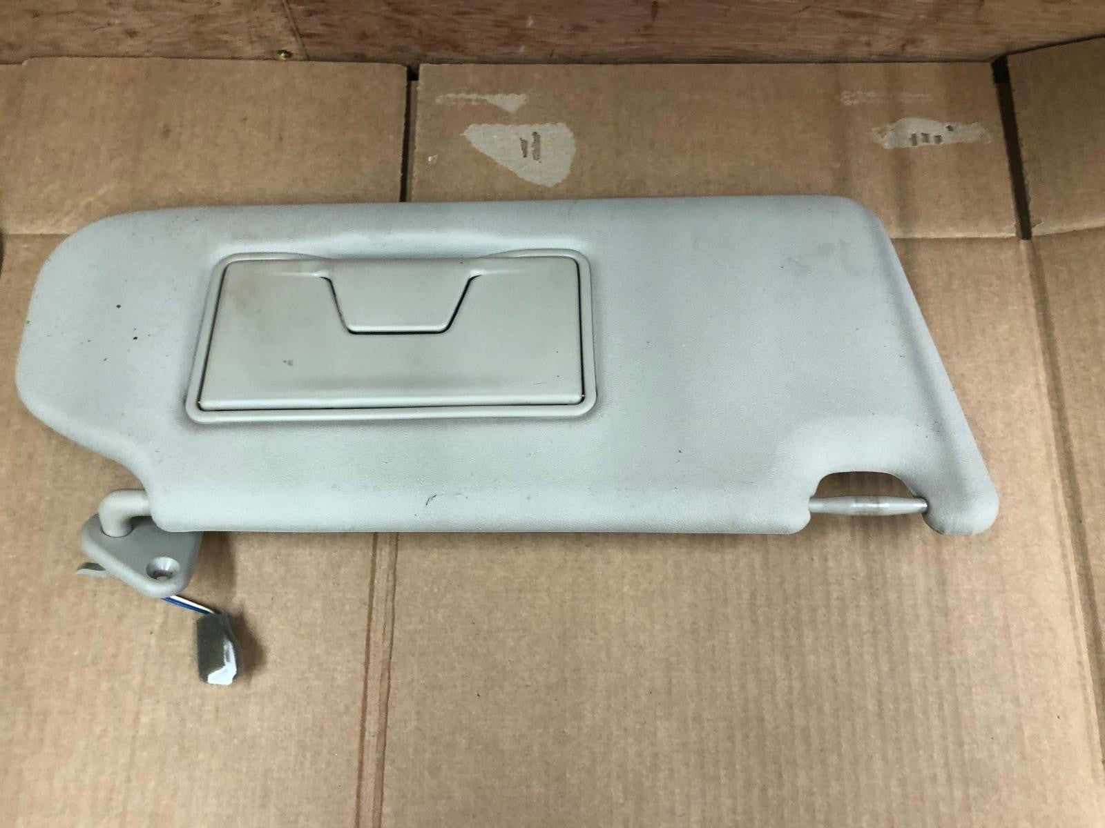 2014 Mitsubishi Outlander GX 4h PHEV Front and Left Sun Visors