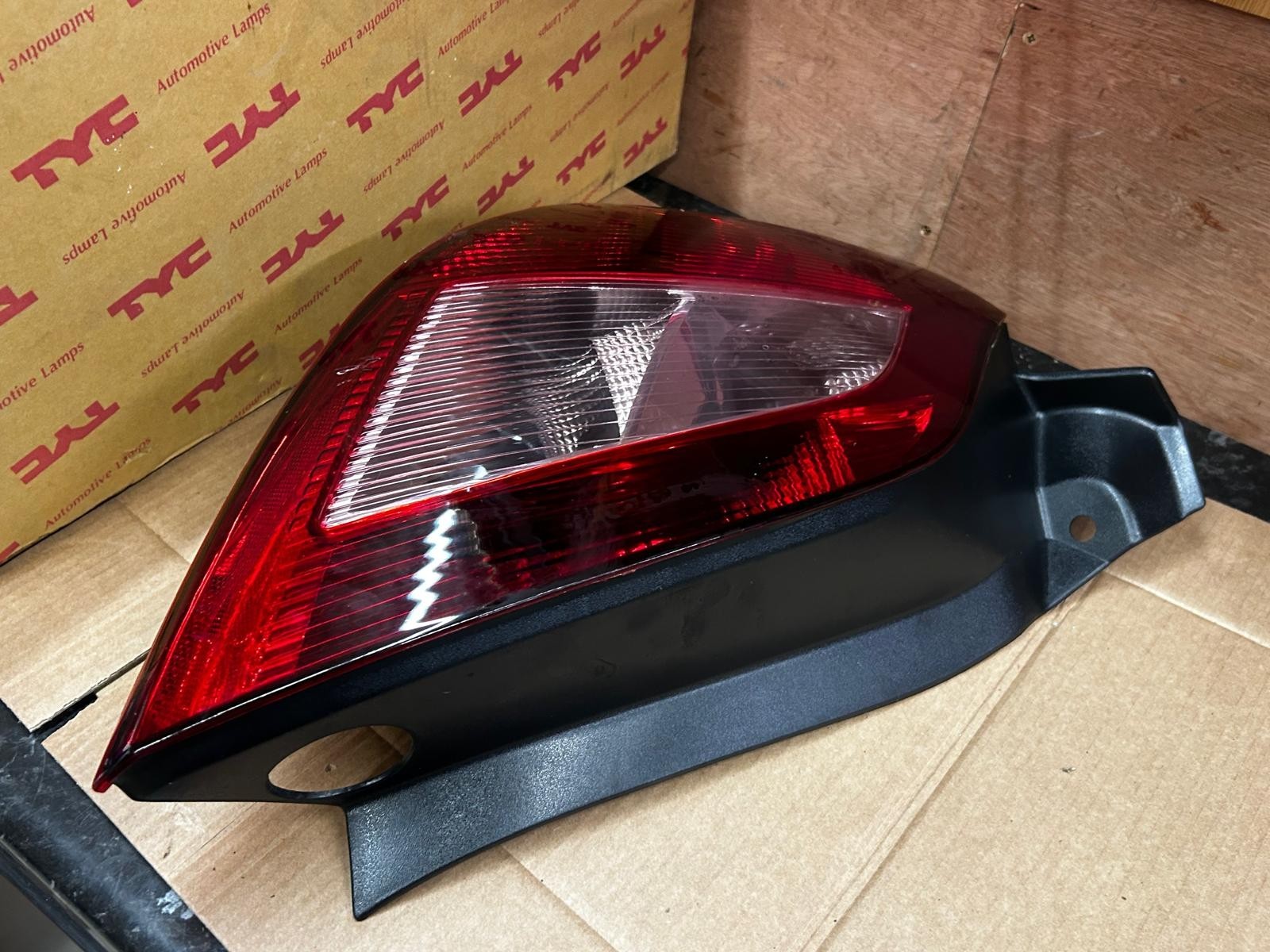 2003 - 2005 Renault Megane Left Side Tail Light Unit | 11-0380-01-2