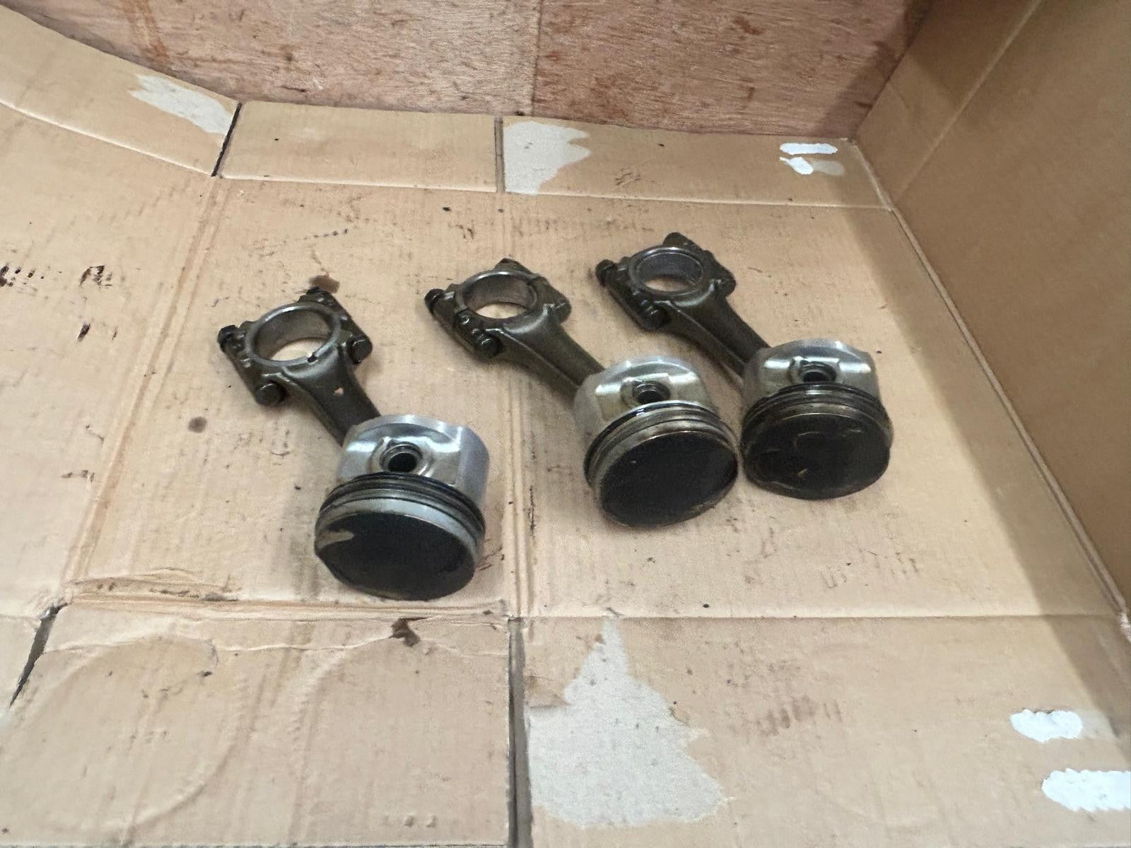 1985 - 1995 BMW K75s Engine Pistons & Connecting Rods Set