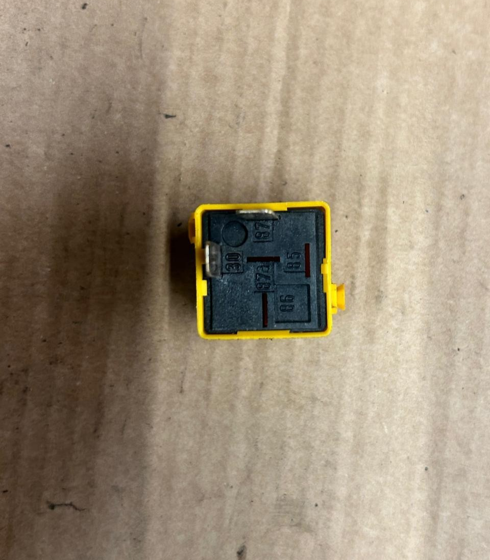 Genuine BMW 7 Series E38 Relay Yellow | 61368366282