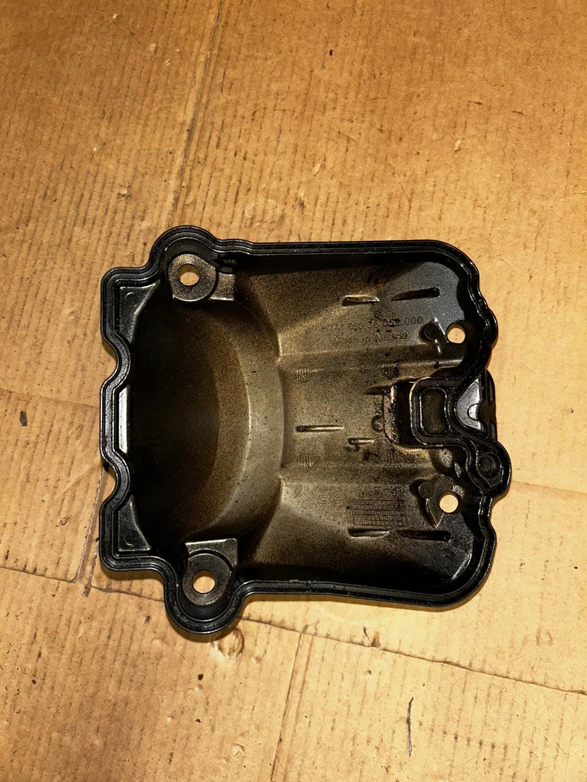 2012 - 2015 KTM Duke 690 Cyclinder Head Valve Cover | 75036052000
