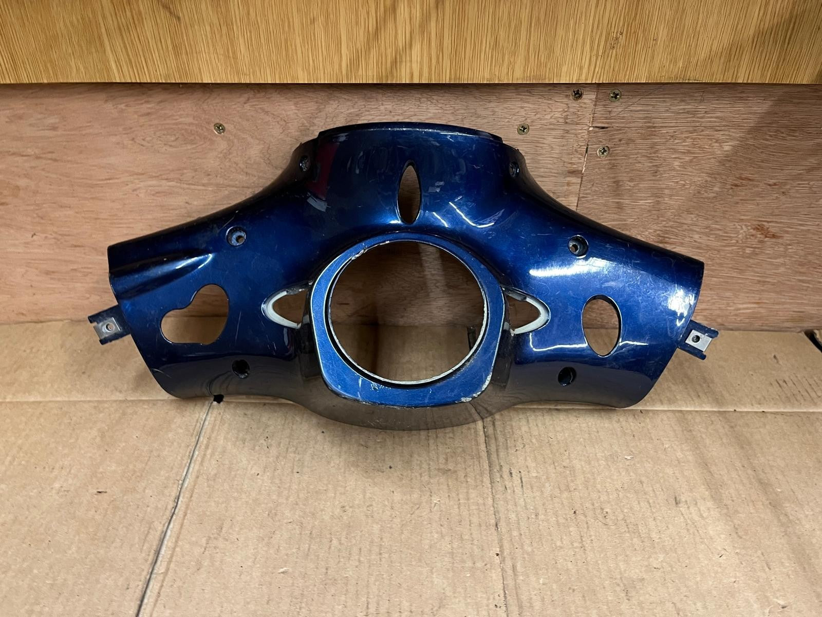 Vespa Primavera 125 Lower Handlebar Cover | 1B005469000DE