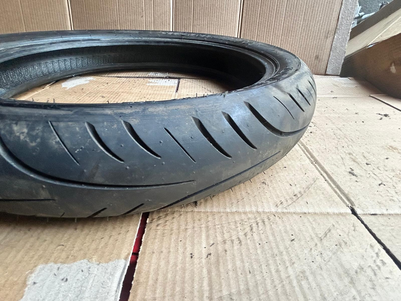 Avon AV83 Street Runner Motorcycle Tyre 100/80/17