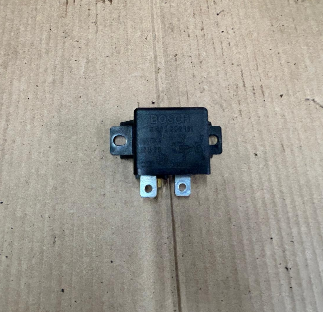 Bosch 1885 - 1995 BMW K75s Lamp Relay | 61131459003 0332002161