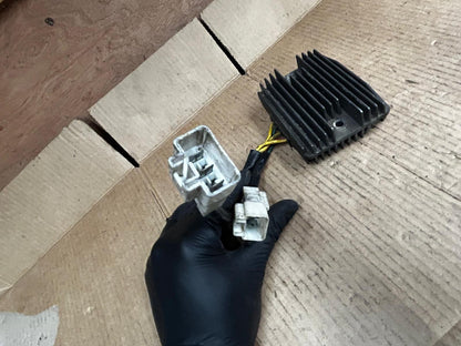 SH689JC | 2019 Piaggio Beverly 300 Regulator Rectifier