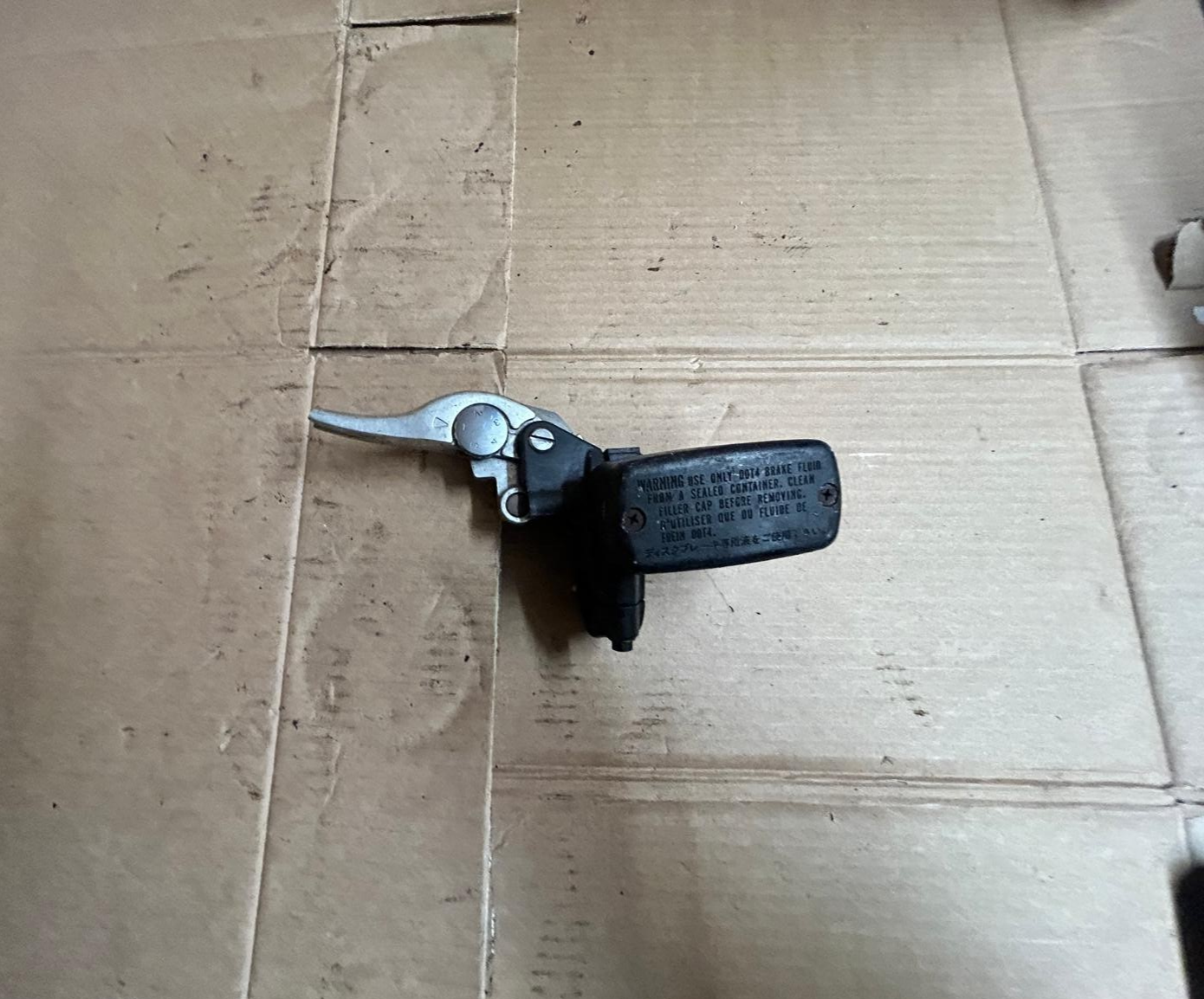 2000 Honda CBR 1100 xx Super Blackbird Clutch Master Cylinder + Lever