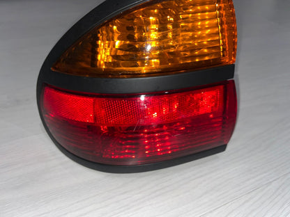 1998 - 2001 Renault Laguna B56 Left Rear Light | 89306890
