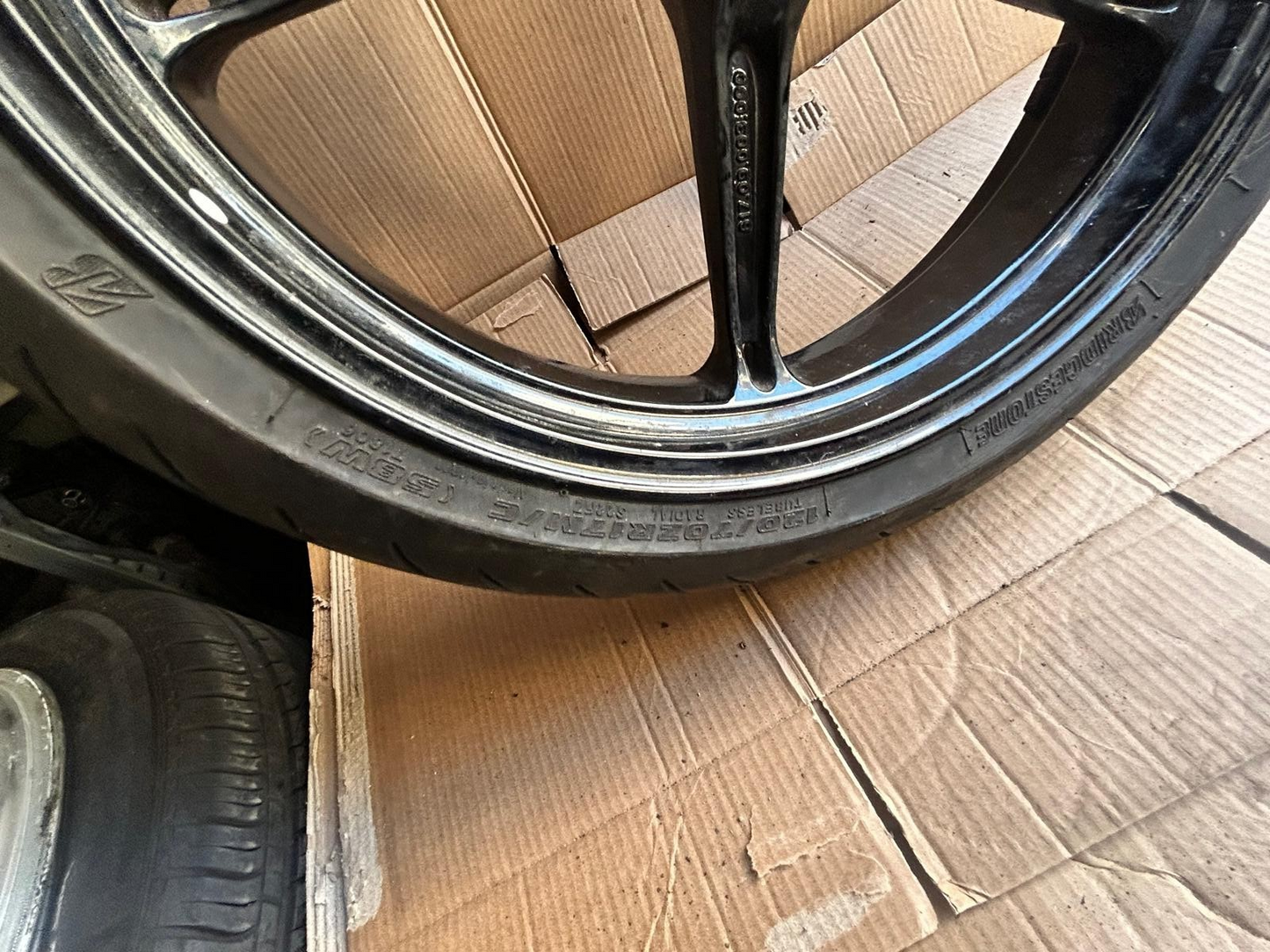 2022 KTM 1290 Superduke R Front Wheel & Tyre | 617.09.003.000
