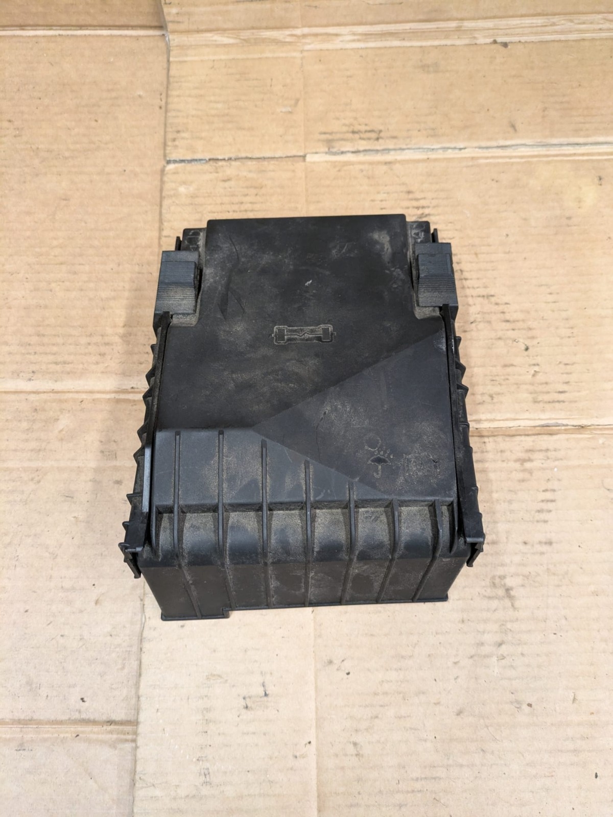 2011 Audi A3 S Line Engine Bay Fuse Box Cover | 1K0937132