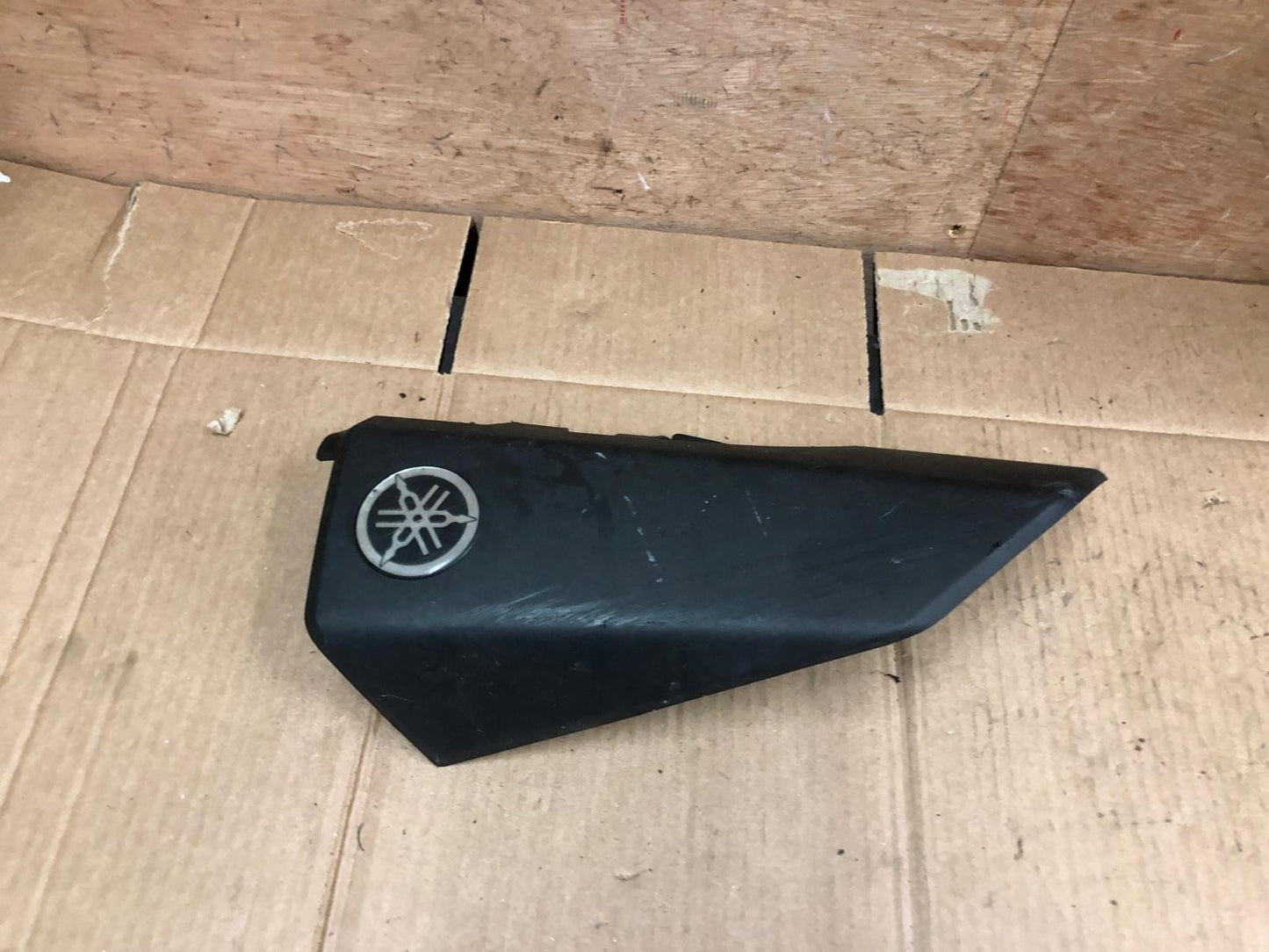 2019 Yamaha GPD125-Aocito / 2020 Nmax 125 Leg Shield Panel | 2DP-F835V-00