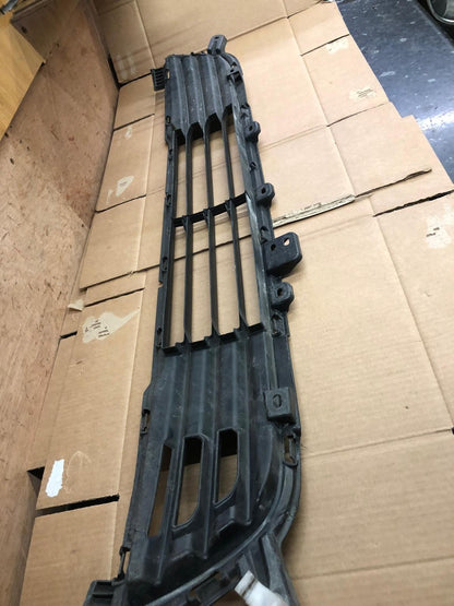 2014 Mitsubishi Outlander GX 4h PHEV Front Bumper Lower Grille | 6402A233