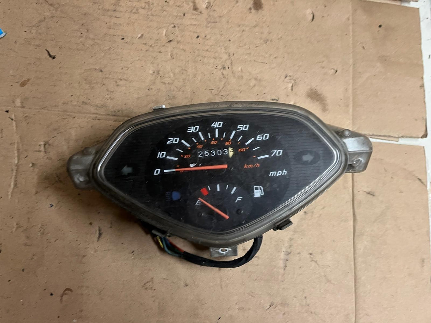 2003 - 2007 Honda SCV Lead 100 Speedometer Gauge  25,303 KM | 37200-KRP-961
