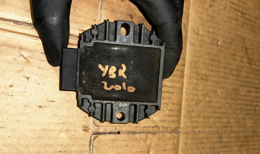SH640D-12 | 2010 Yamaha YBR Regulator Rectifier Genuine OEM Part