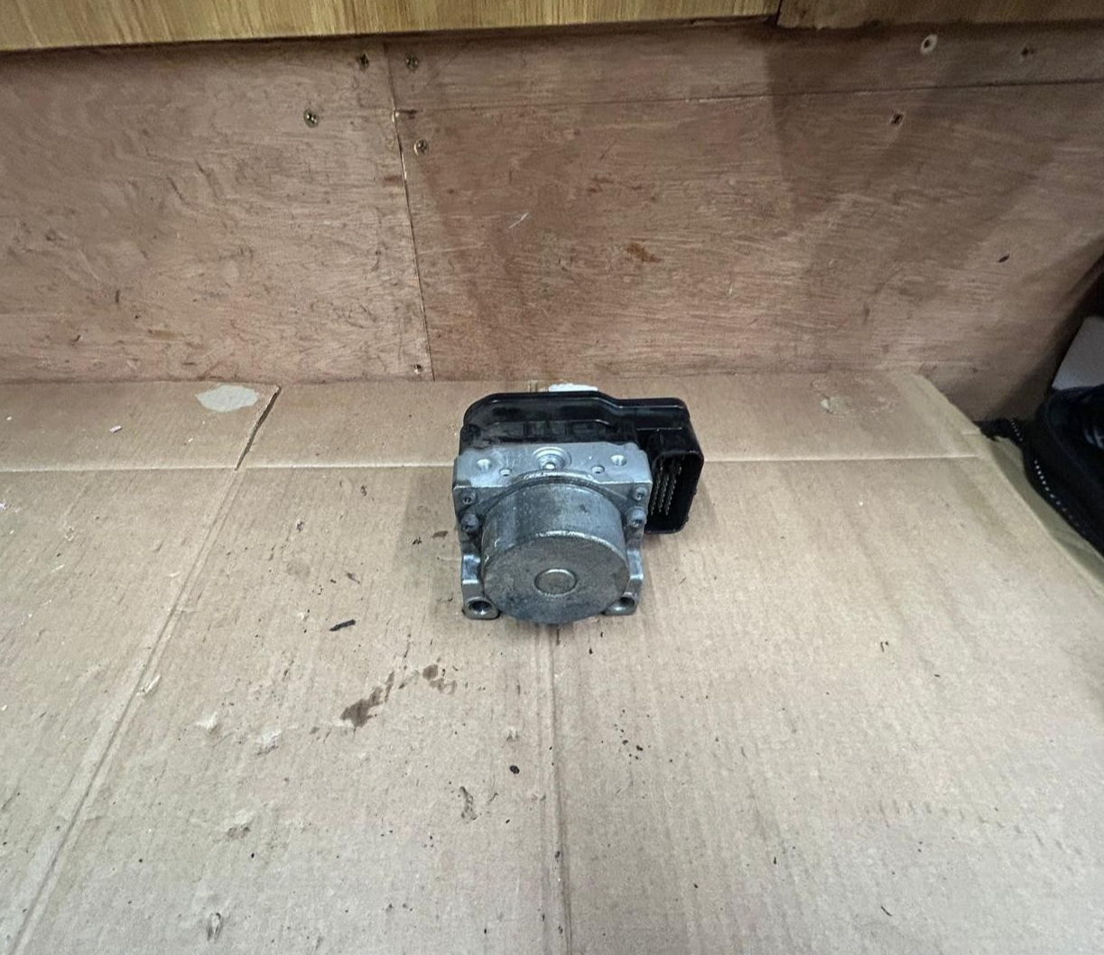 2013 Honda NC700 ABS Pump | F24-R34033 25021024