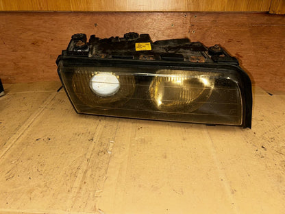 1999 - 2001 BMW 7 Series E38 740i Post-Facelift Right Headlight