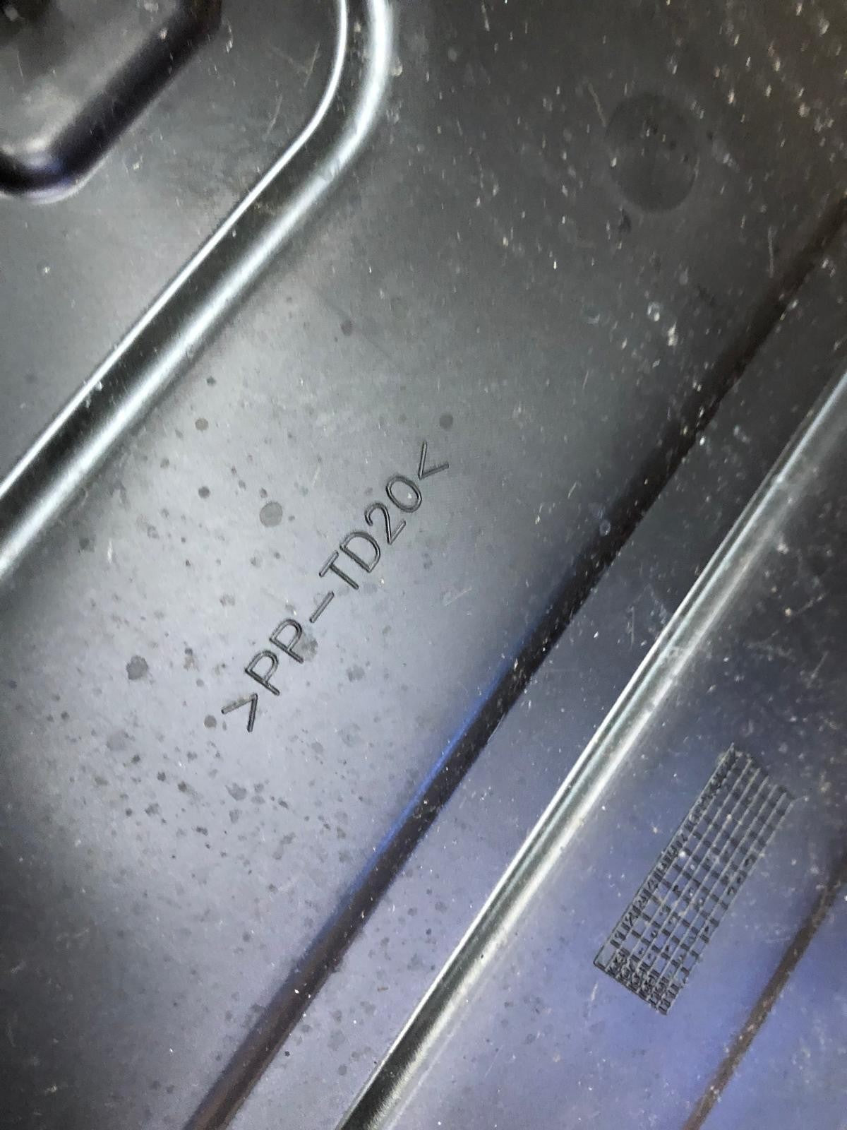 2014 Mitsubishi Outlander GX 4h PHEV Front Left Door Cover | 8720A076