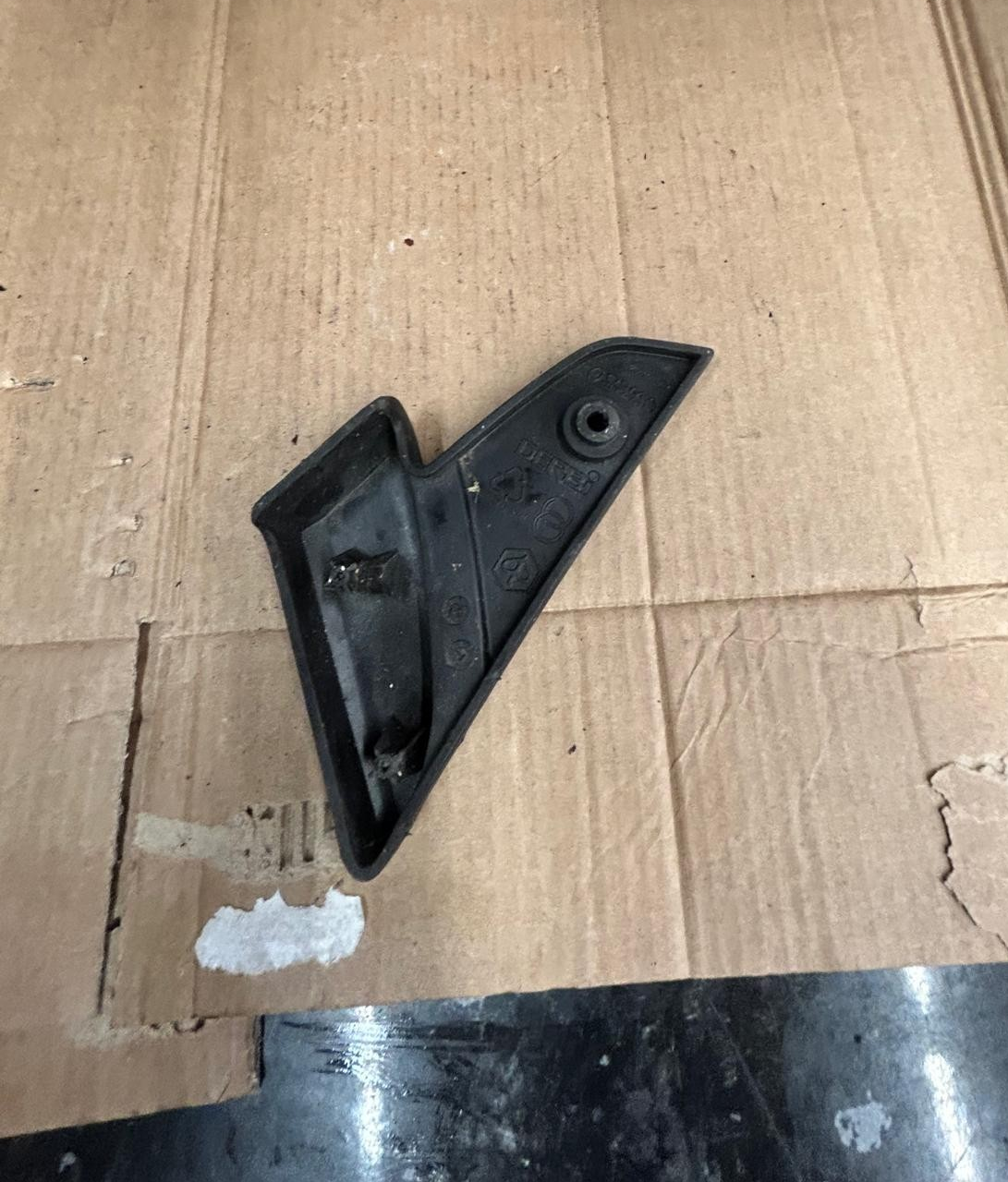 1998 - 2014 Vespa LX 125 150 Left Side Footrest | 622125