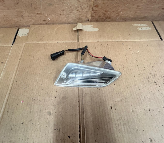 2005 - 2017 Vespa GTS 125 250 300 Front Right Indicator | 338996 1D000475