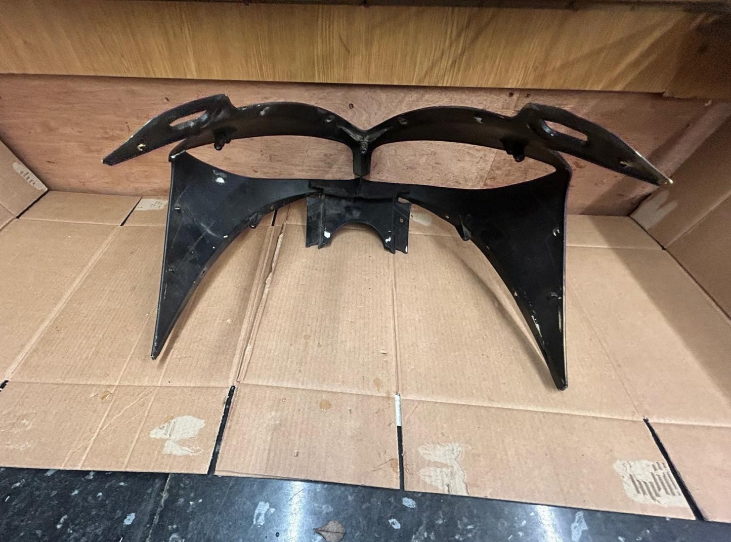2003 - 2005 Yamaha YZF R6 Front Upper Fairing