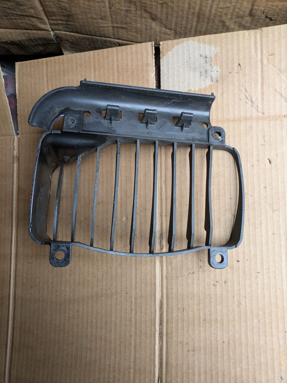 Vespa GTS Left Side Radiator Grill | 10127