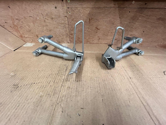 Suzuki GSF 600 Bandit Rear Left & Right Footrests