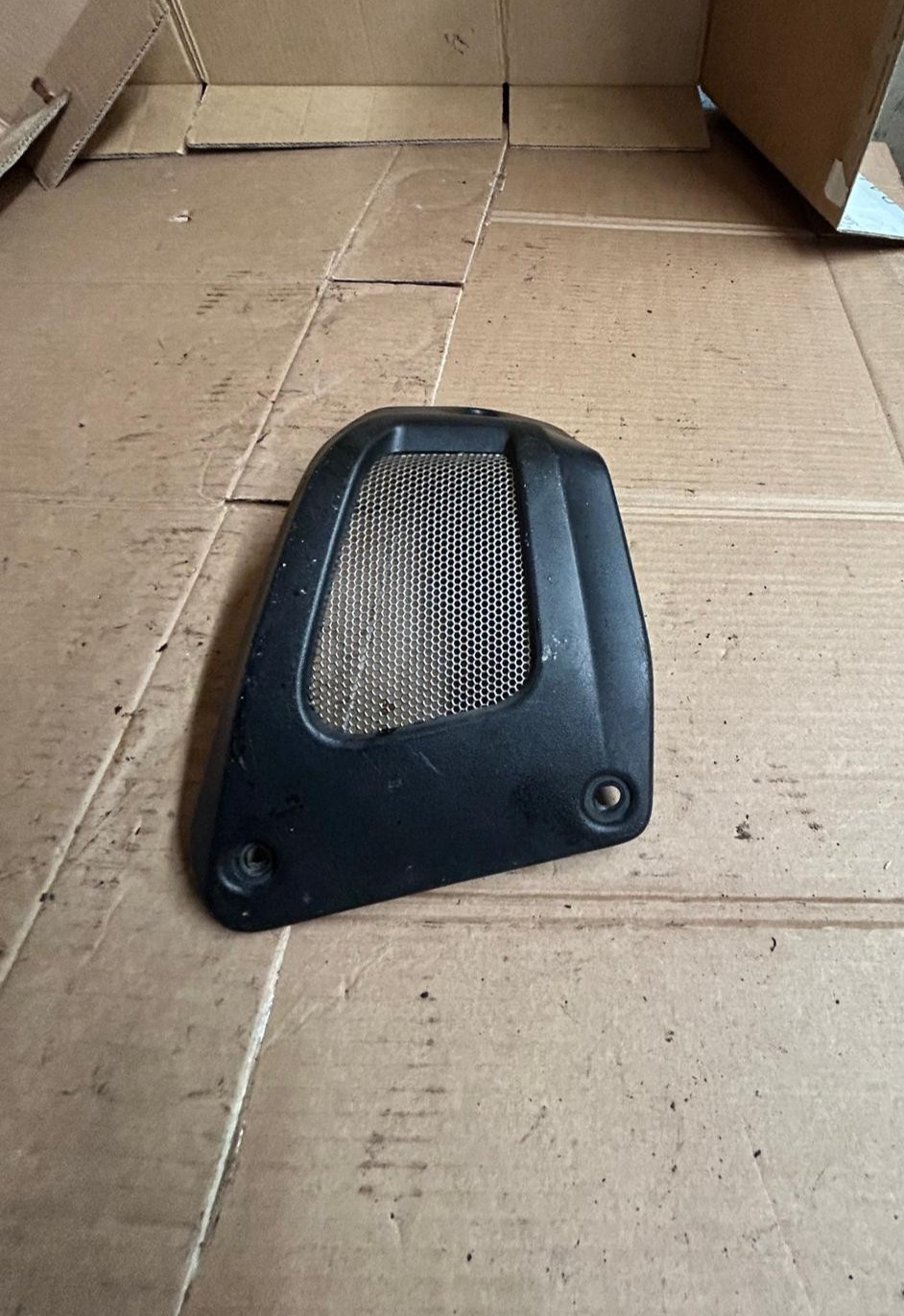 2015 Yamaha MTM690-U Air Scoop Cover | B34-F137X-00