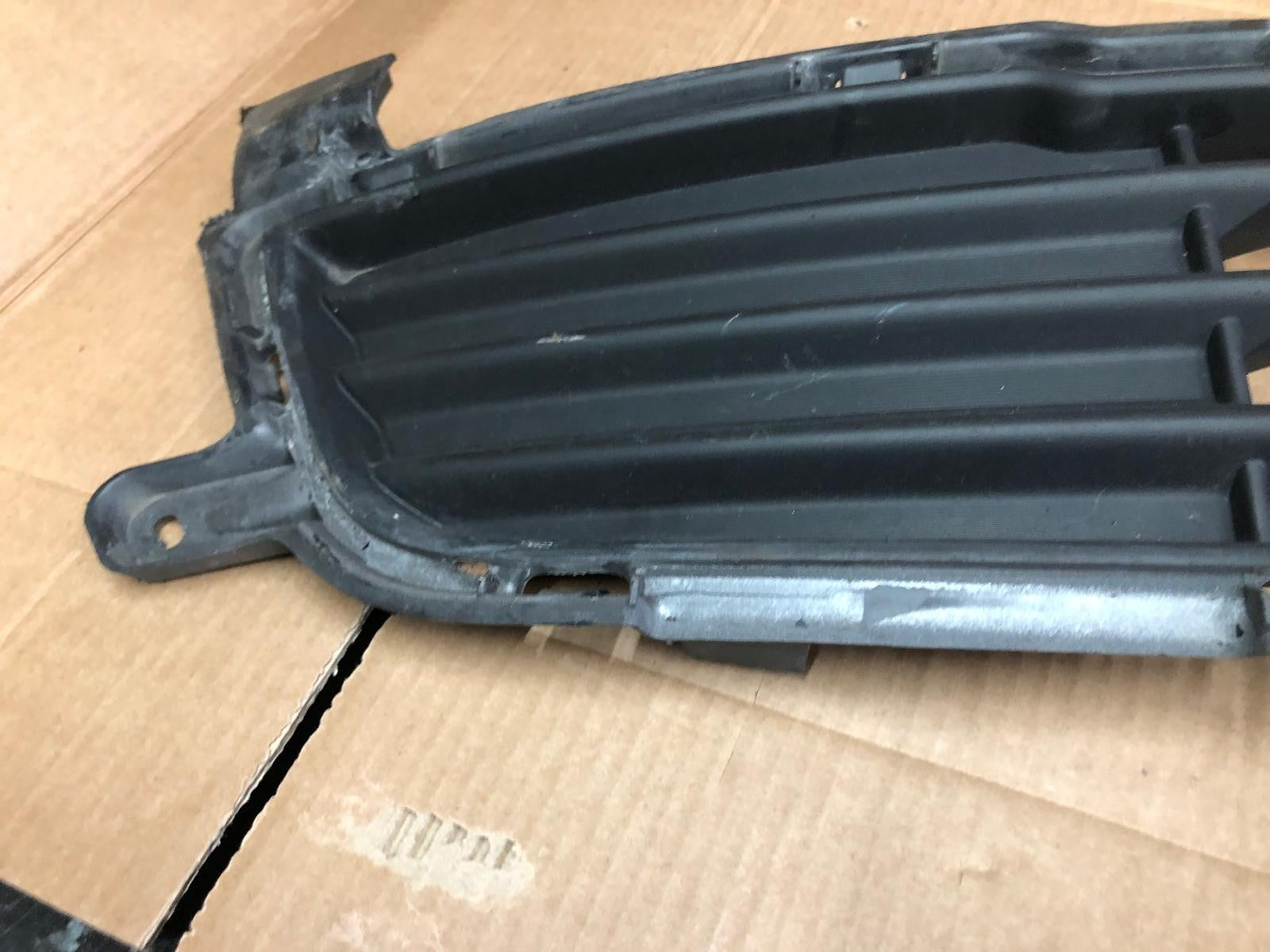 2014 Mitsubishi Outlander GX 4h PHEV Front Bumper Lower Grille | 6402A233